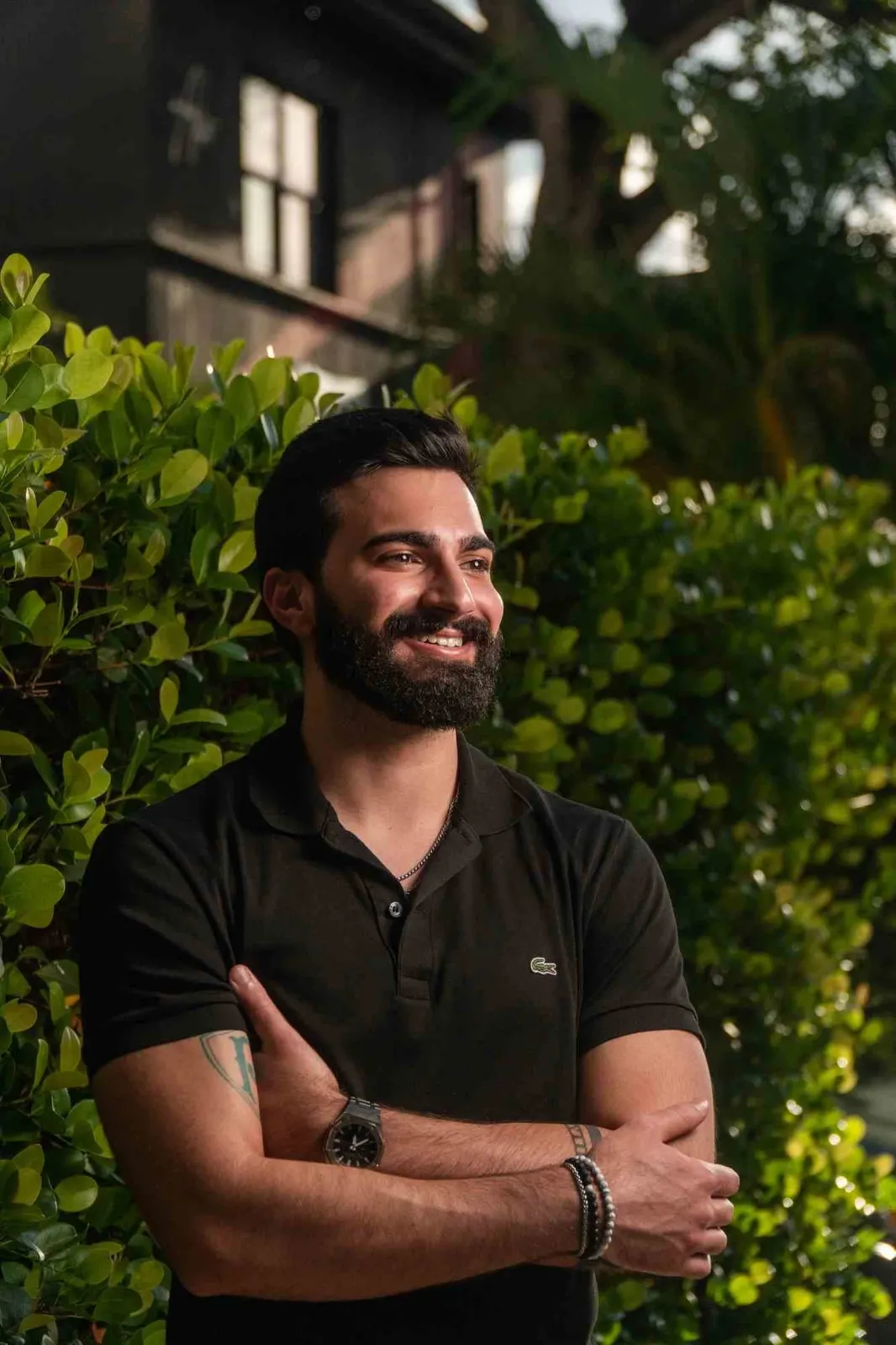 Miami dating profile photos lighting guide - authentic portraits in Miami